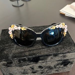 DG 4230 sunglasses